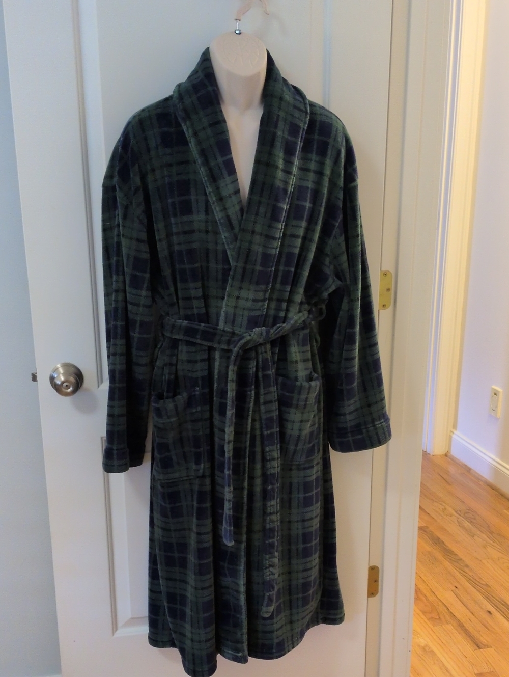 Majestic International Plaid Robe